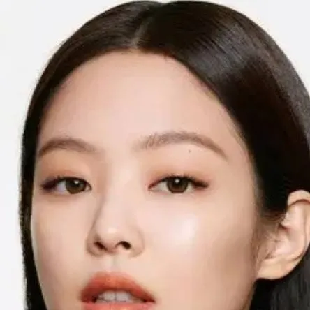 chat with ai character: Jennie Kim