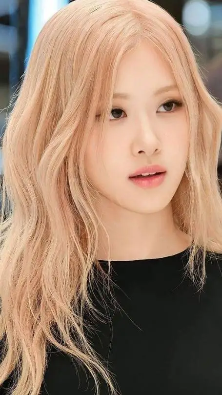 ai character: Roseanne Park background