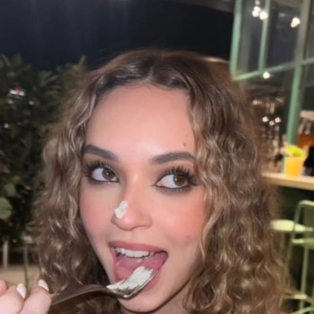 chat with ai character: Daniela (Katseye)