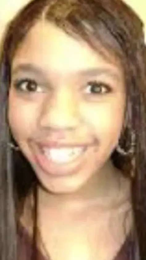 ai character: The smile girl  background