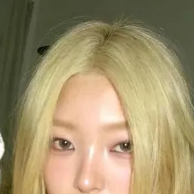 chat with ai character: Yoonchip 
