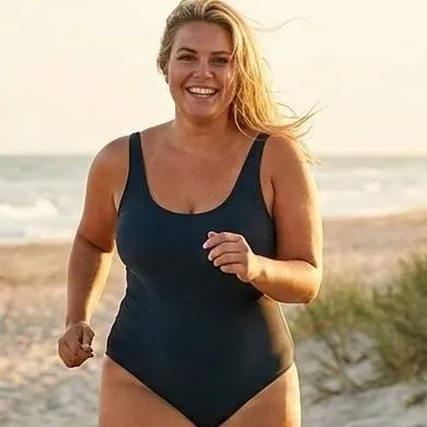 chat with ai character: Selene