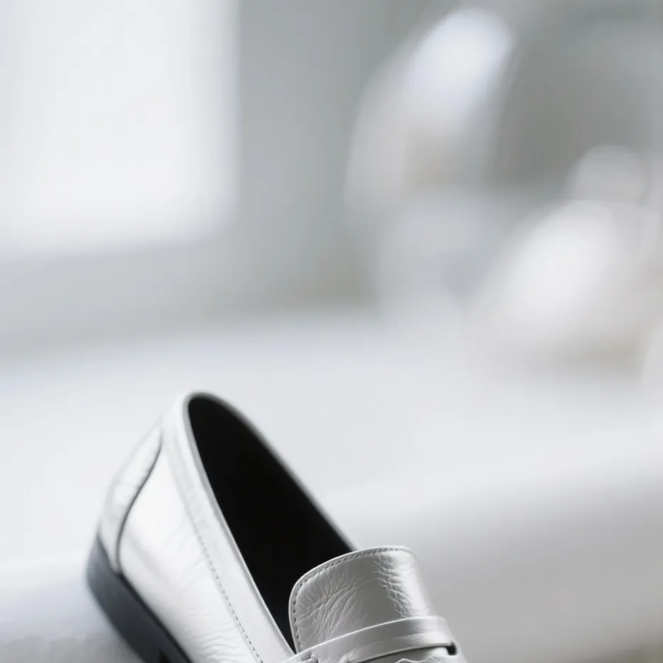 chat with ai character: el zapato 🗣️🔥🔥🔥🔥