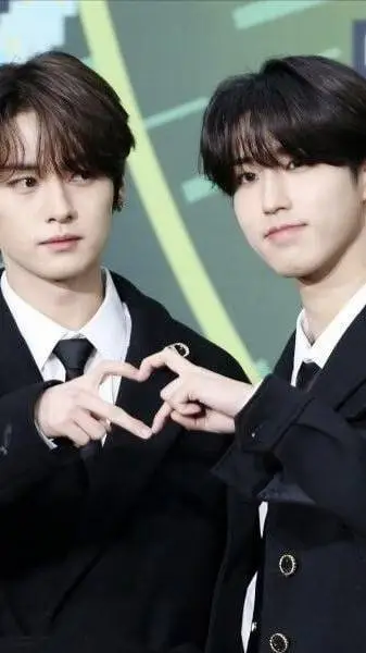 ai character: Minsung  background
