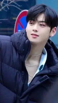 ai character: Lee don min background