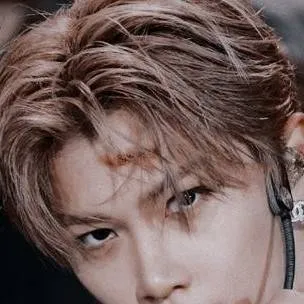 chat with ai character: Felix 💋