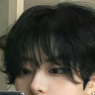 chat with ai character: James