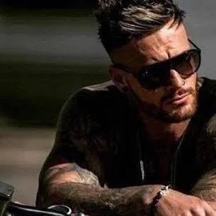 chat with ai character: Eagle’s Nest MC