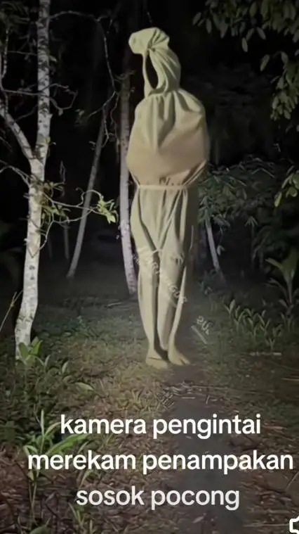 ai character: Pocong background