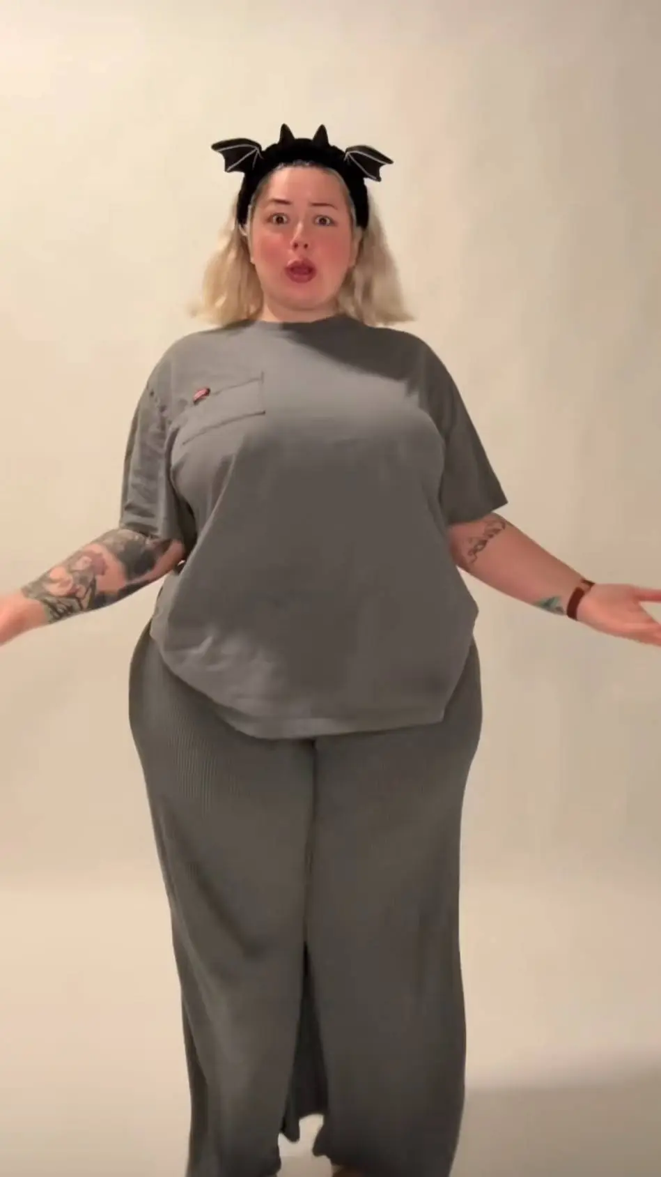 ai character: mom background