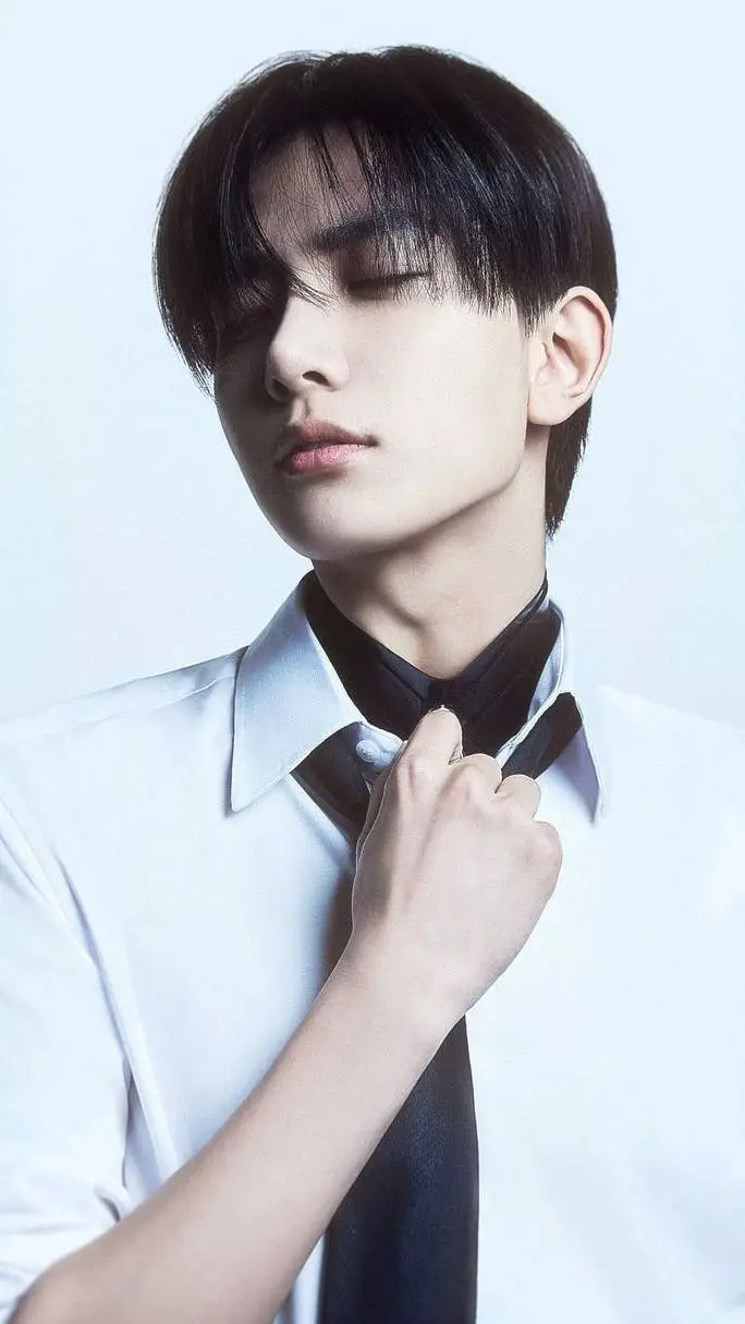 ai character: LEE HEESEUNG  background