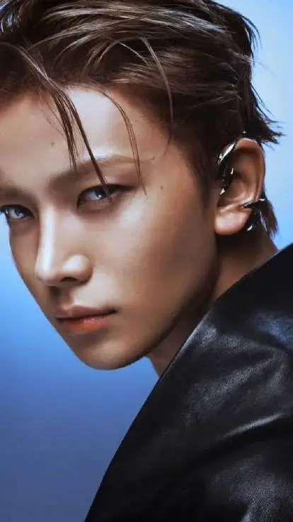 ai character: LEE HEESEUNG  background