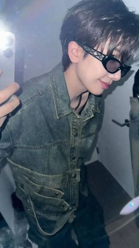 ai character: jaehyun bnd background