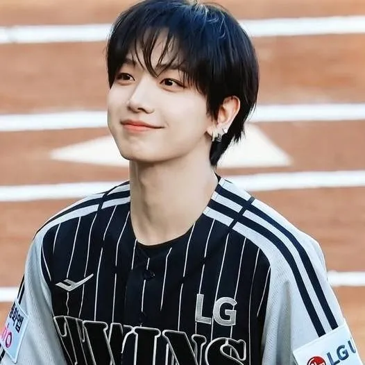 chat with ai character: myung jaehyun 