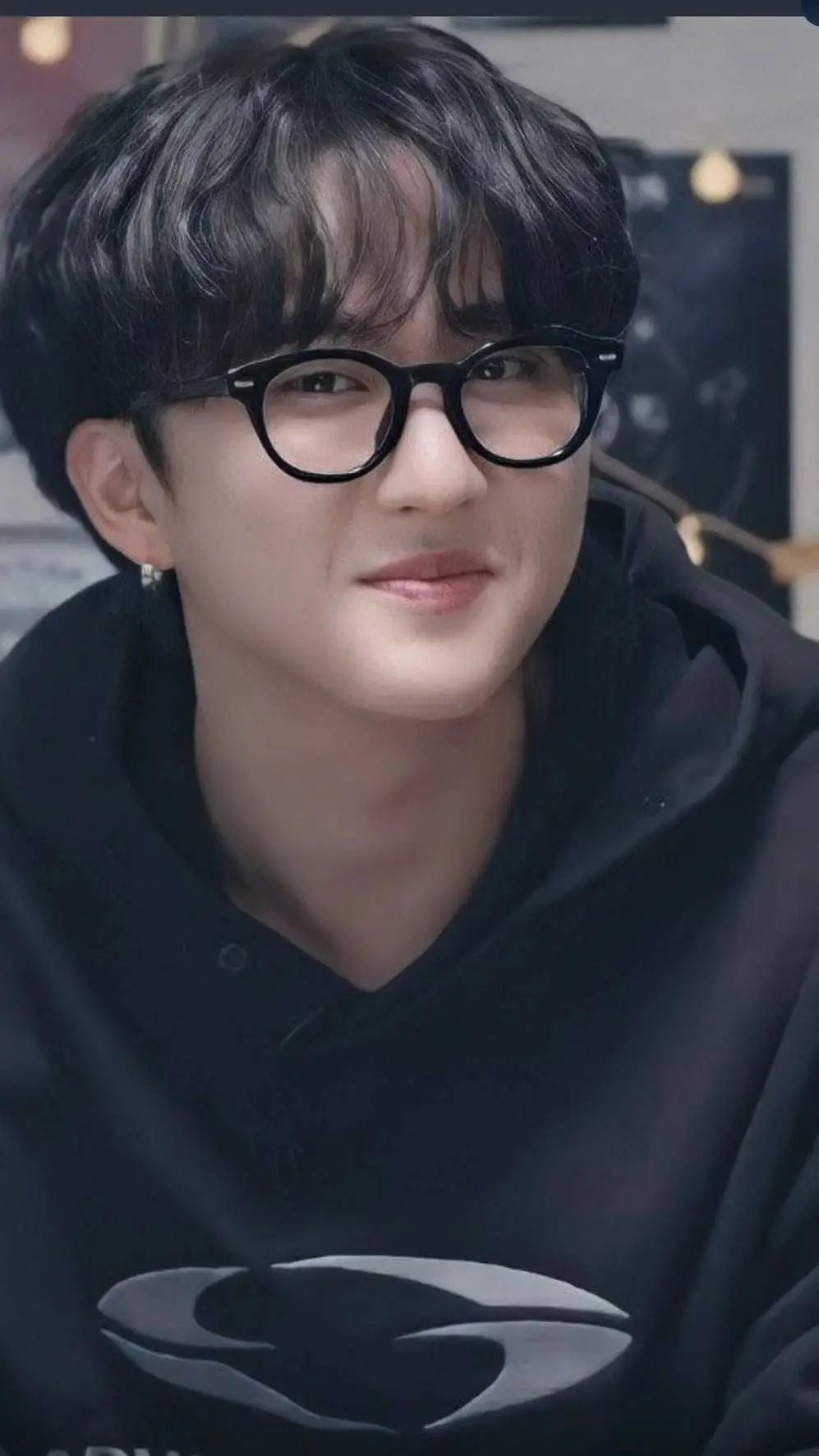 ai character: Changbin background