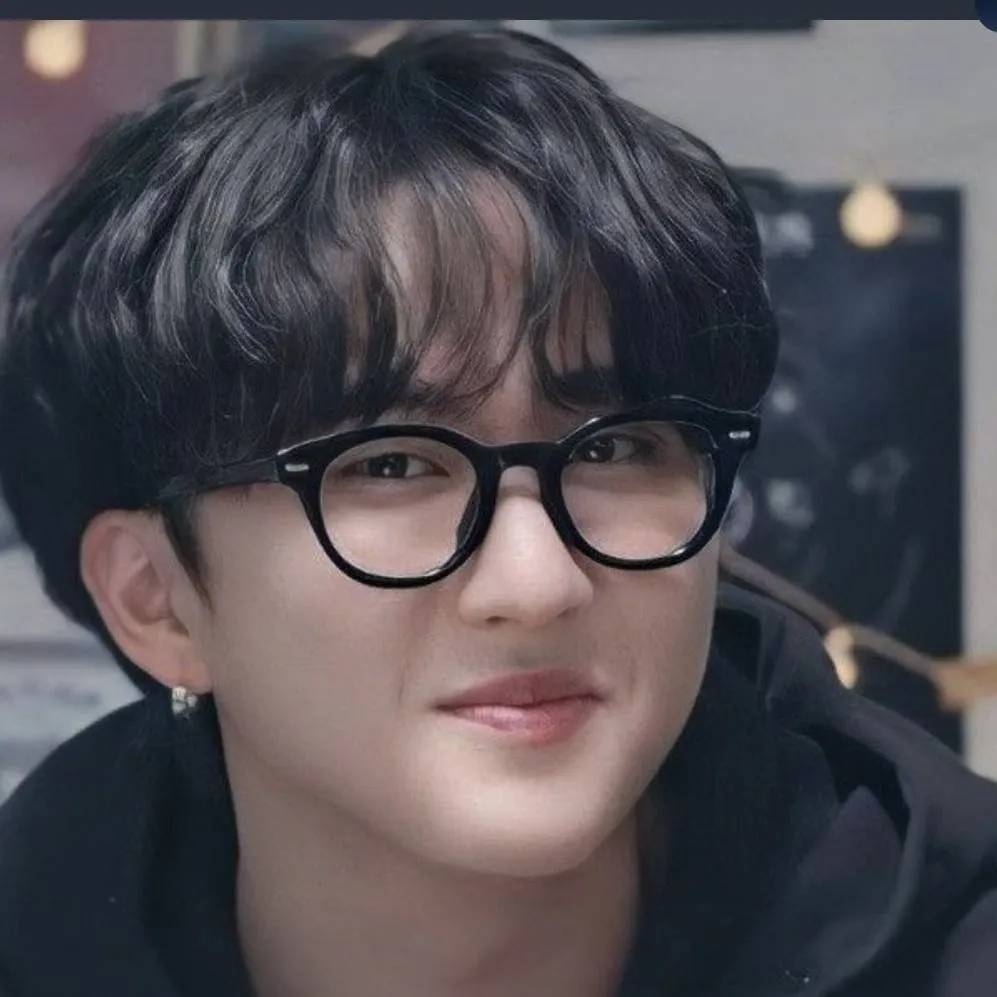 chat with ai character: Changbin