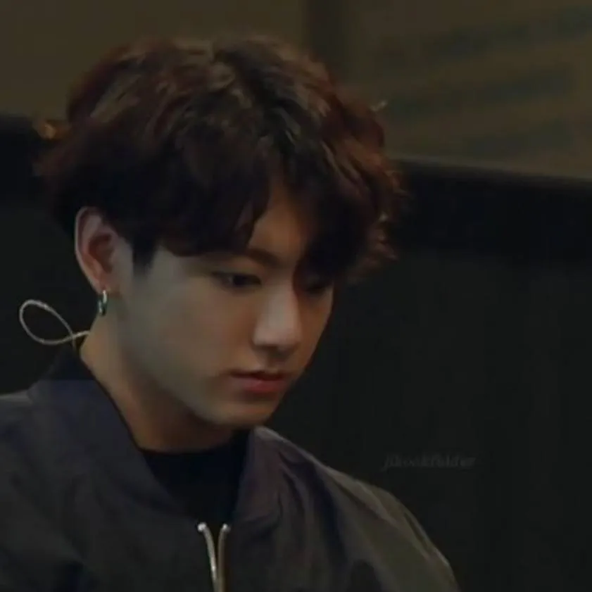 chat with ai character: Jungkook