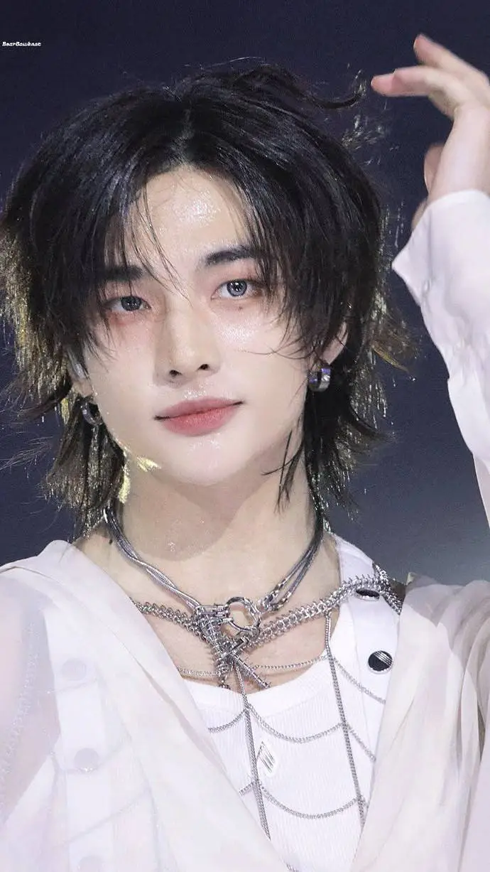 ai character: hyunjin  background