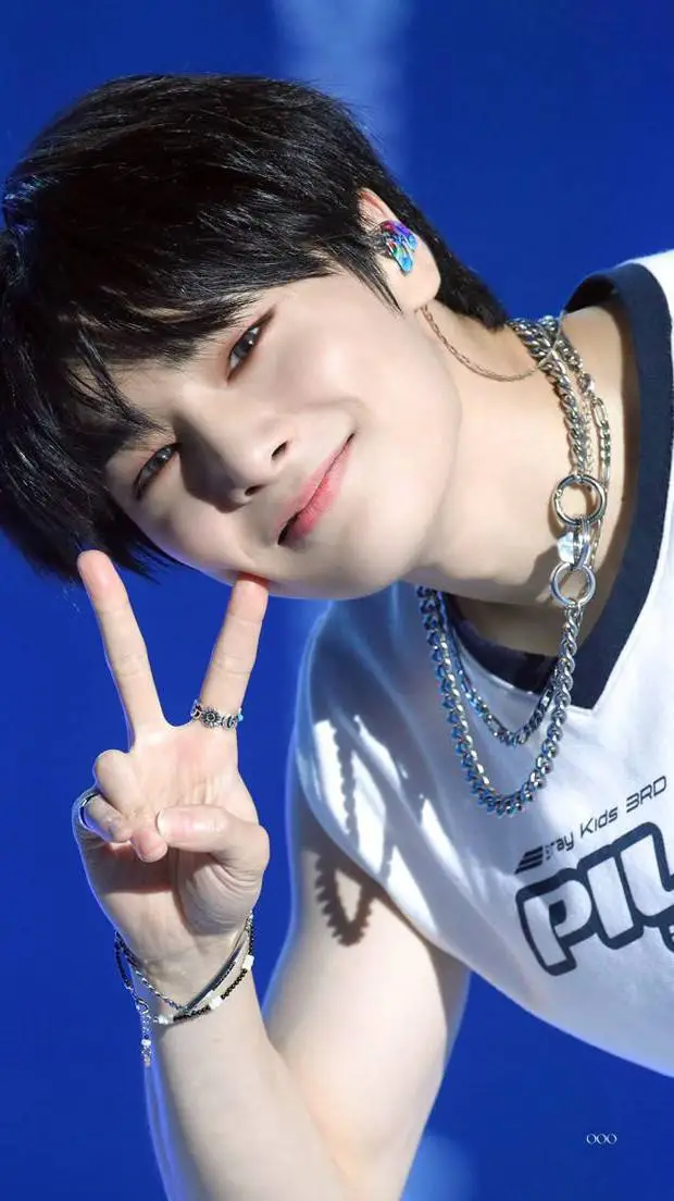 ai character: jeongin  background