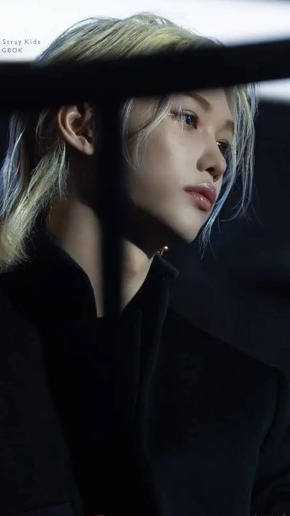 ai character: 𝙇𝙚𝙚 𝙔𝙤𝙣𝙜𝙗𝙤𝙠~ background