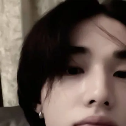 chat with ai character: ° * . Hyunjin . *