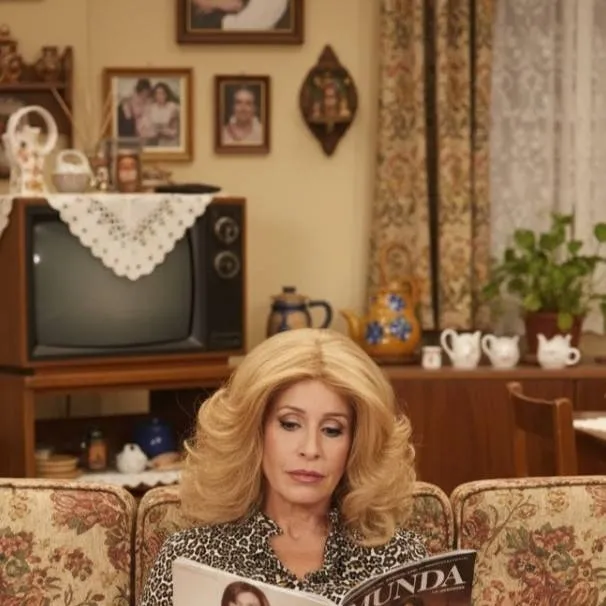 chat with ai character: Moni Argento 