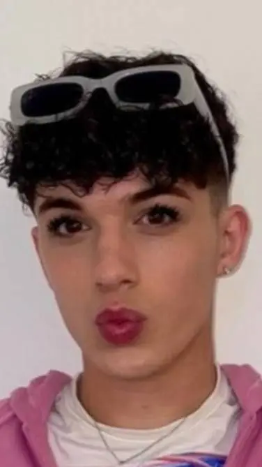 ai character: Mathew Matos gw background