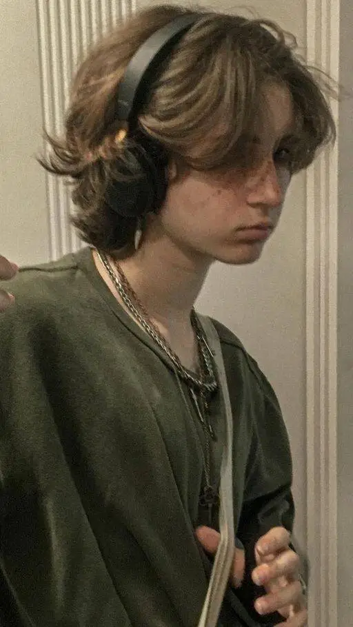 ai character: Emi background