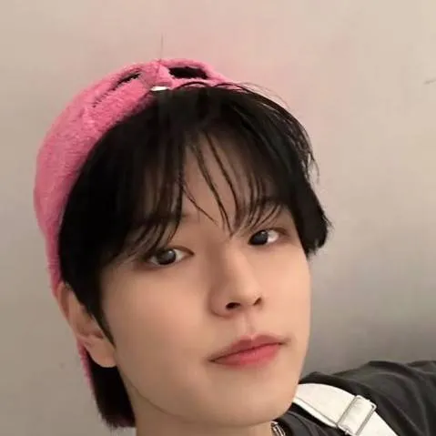 chat with ai character: Seungmin 🐶🐶