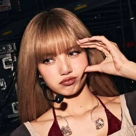 chat with ai character: lisa❤