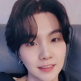 chat with ai character: Min Yoongi