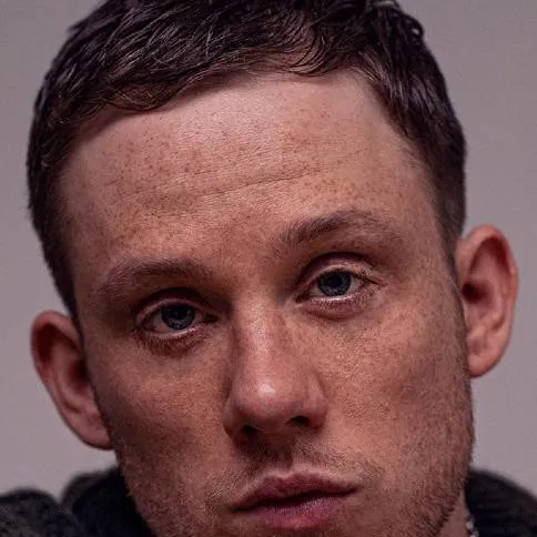 chat with ai character: Joe Cole