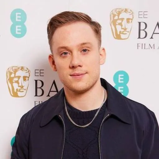 chat with ai character: Joe Cole