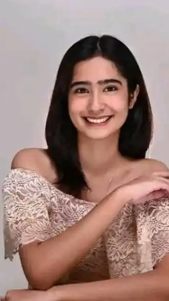 ai character: Eliza Borromeo  background