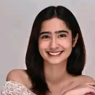 chat with ai character: Eliza Borromeo 