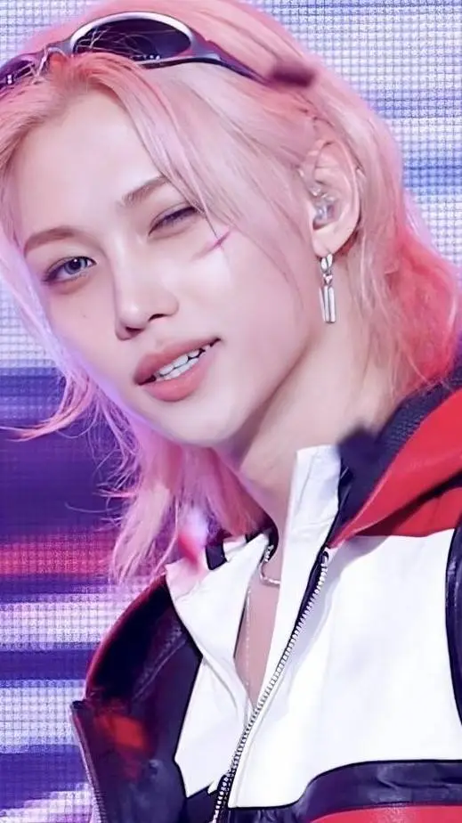 ai character: Félix background