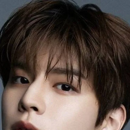 chat with ai character: 🍀seungmim🍀