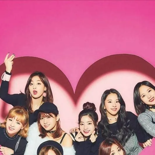 chat with ai character: TWICE