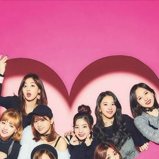 chat with ai character: TWICE