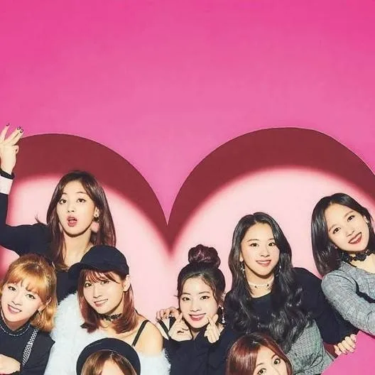 chat with ai character: TWICE