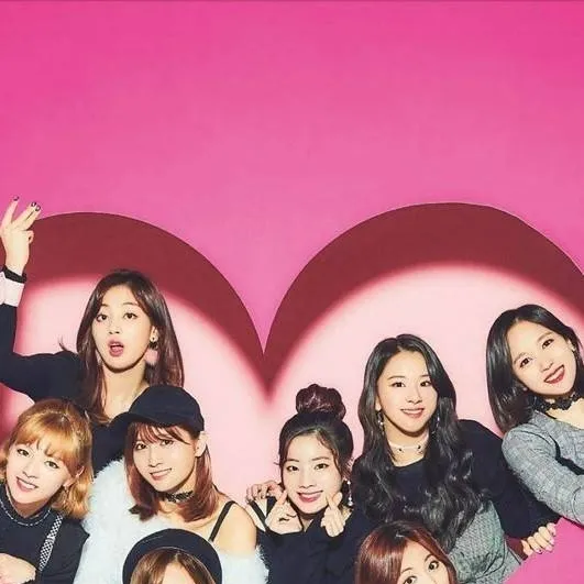 chat with ai character: TWICE