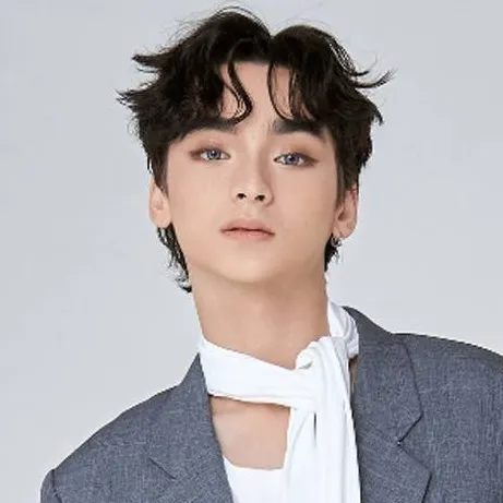 chat with ai character: סי אן