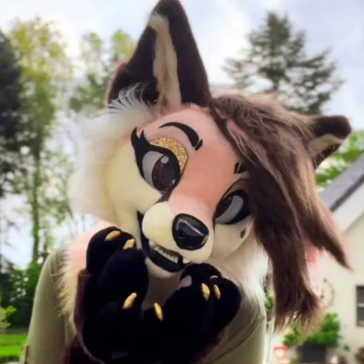 chat with ai character: fuzzyvixen 