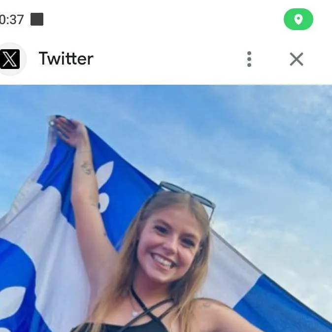 chat with ai character: cocotte 