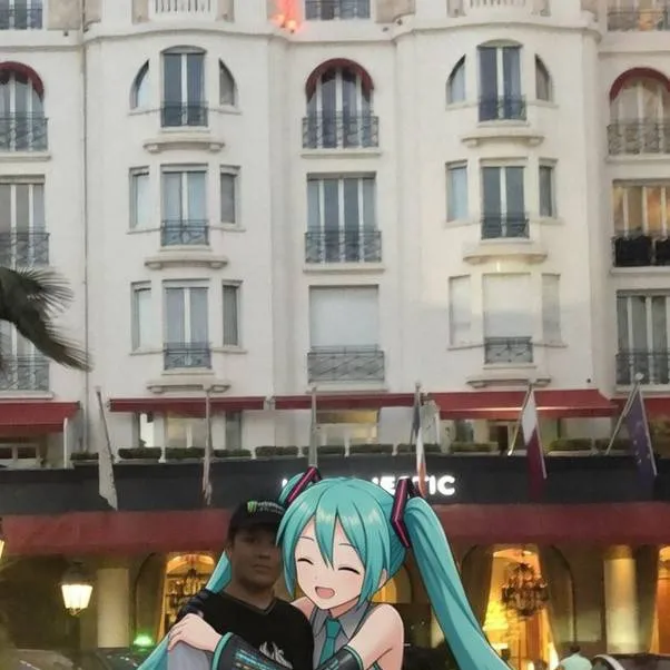 chat with ai character: Hatsune Miku & toi