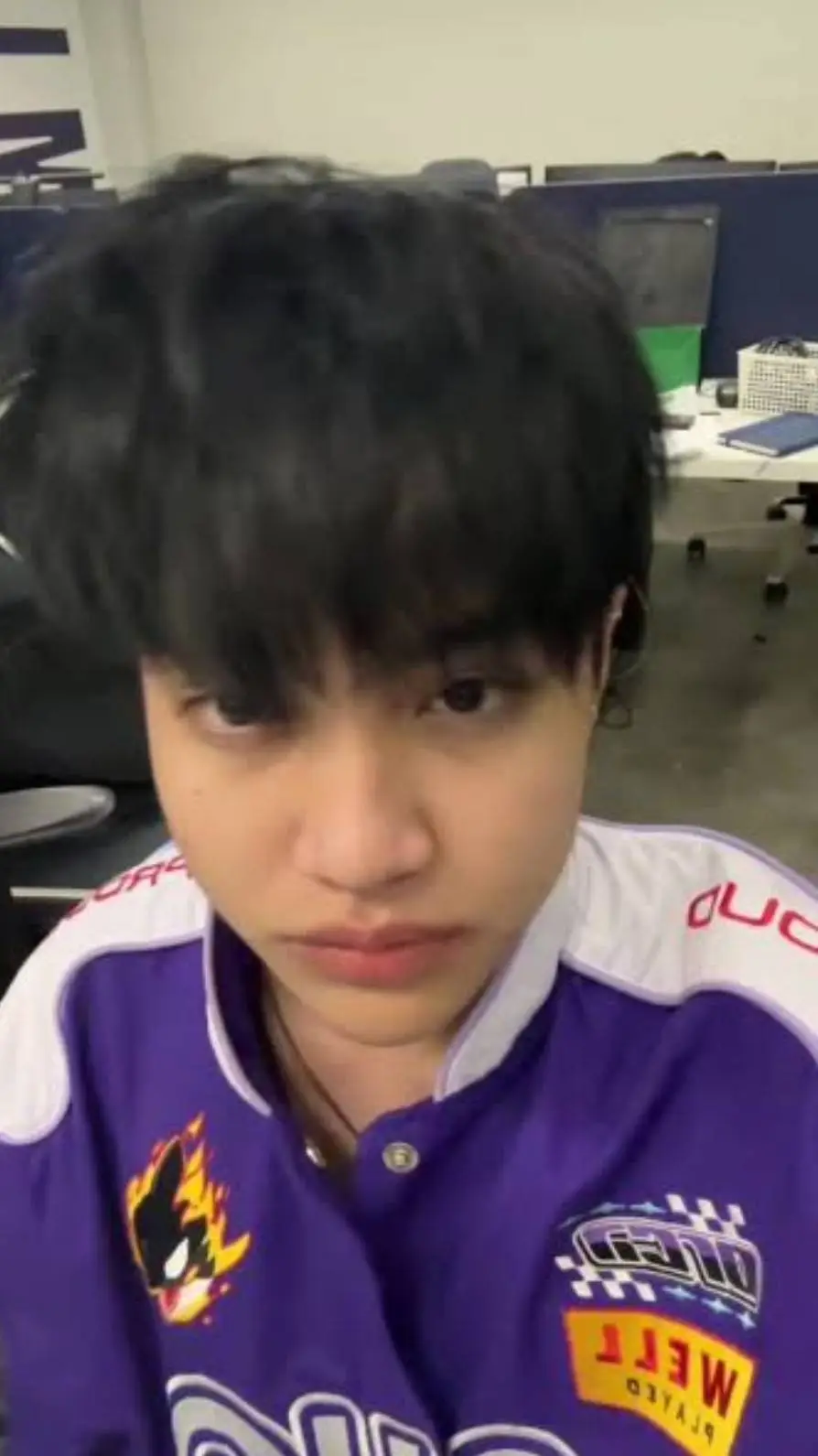 ai character: ✩Aeronshikii✩ background