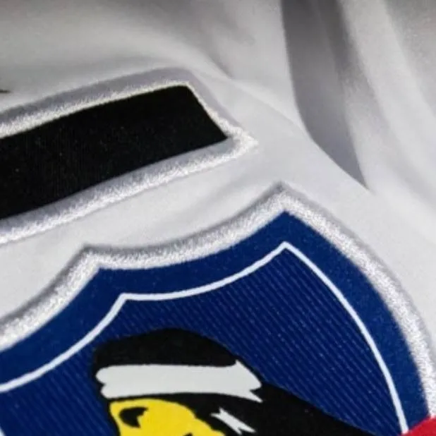 chat with ai character: amigos o... 