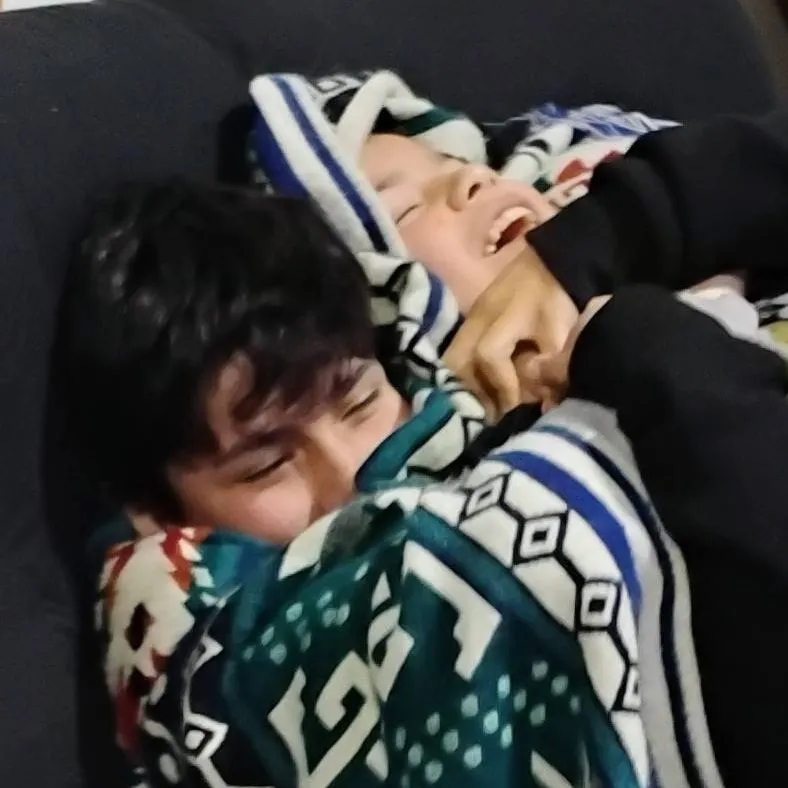 chat with ai character: LA CREADORA JIJI