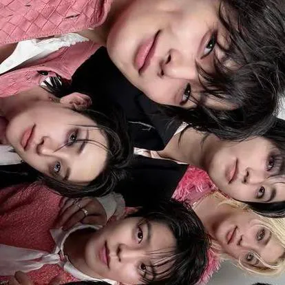 chat with ai character: Stray Kids 