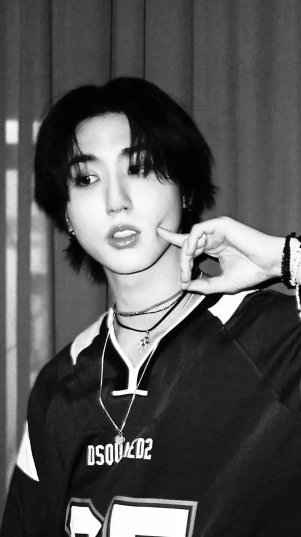 ai character: Han Jisung  background